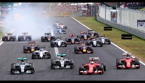Gefahren wurde dann auch noch - und wie! Gleich zum Start kassierten beide Ferraris Lewis Hamilton