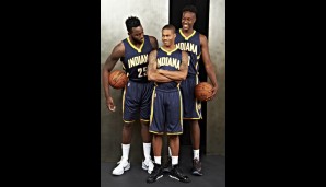 Wie das mit dem Lächeln so geht machen die Pacers-Rookies vor. Die drei Neuen Turner, Young und Christmas (v.r.) bei Indiana scheinen sich jedenfalls schon gut zu verstehen.