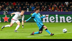 Gleich ein Rückschlag für Bayer: Lionel Messi machte auch nicht vor der Werkself halt und schob zur Führung ein