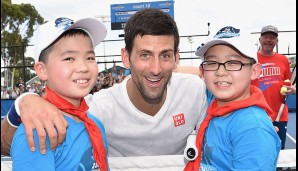 Tag 2: Novak Djokovic sorgt für gute Laune bei groß und klein - geht auch ohne Selfie