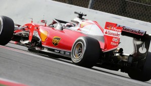 Kimi Räikkönen probierte das von der FIA favorisierte Halo-System beim zweiten Pre-Season-Test zur Saison 2015 in Barcelona am Ferrari aus