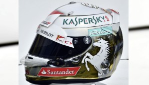 Während auf der einen Seite Vettels Logo prangt, springt auf der anderen das Ferrari-Pferd. Ob das Gold die ganze Saison über bleibt?