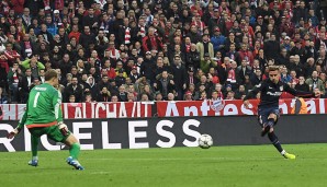 In der 54. Minute der Schock für die Bayern: Atletico konterte sich erstmals mit Leichtigkeit nach vorne und Griezmann schob gekonnt ein