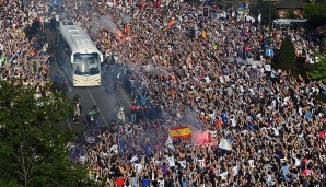 REAL MADRID - MANCHESTER CITY 1:0: Bereits vor dem Spiel heizten die Real-Fans ihrer Mannschaft mächtig ein...