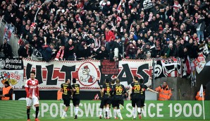 18. Spieltag: Und die Hoffnung lebt auch nach der Winterpause! Der VfB gewinnt zum Auftakt ins neue Jahr in Köln mit 3:1 und feiert mit den Fans. Eine Beziehung, die noch kippen sollte...