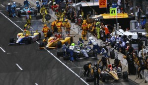 Die Boxenstopps unter Gelb waren beim 100. Indy500 ein arges Problem. Die Teams schickten ihre Fahrer oftmals zu früh los