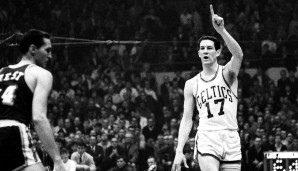 1966 NBA Finals, Celtics vs. Lakers 95:93 - Im letzten Spiel von Red Auerbachs Coaching-Karriere ließ Boston L.A. nach schwachem Start wieder rankommen. Doch mit Hilfe der Fans, die den Court stürmten, dribbelten die C's die Uhr runter