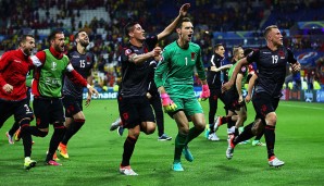 Am Ende steht für Albanien der erste Sieg bei einer EM und die Hoffnung noch ins Achtelfinale einzuziehen