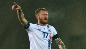 Aron Einar Gunnarsson (Cardiff City, 27) ist bei den Isländern der verlängerte Arm des Trainers