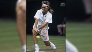 Andre Agassi hatte schon immer die Haare schön. In Wimbledon musste auch der Paradiesvogel in weiß antreten - und holte sich 1992 den Titel