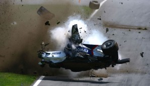 2007 war die erfolgreichste Saison für BMW Sauber: Konstrukteurs-Vizeweltmeister. Im selben Jahr gab's den heftigsten Unfall der Teamgeschichte: Robert Kubica flog in Montreal mit 230 km/h in die Mauer. Vom BMW Sauber blieb nur das Monocoque übrig
