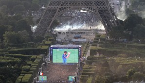 Die pure Euphorie der Franzosen über das Heim-Finale gegen Portugal bei der EM hat rund um die Fanzone am Eiffelturm auch seine Schattenseite gezeigt