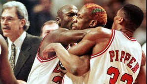 Auch die legendären Chicago Bulls der 90er dürfen natürlich nicht fehlen. Michael Jordan, Scottie Pippen und Dennis Rodman gewannen 1996 72 Spiele und holten nach dem ersten Threepeat noch einmal insgesamt drei Titel am Stück