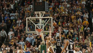 Gamewinner! In den Playoffs 2005 trifft Duncan gegen die Seattle SuperSonics den entscheidenden Wurf, der die Spurs in die Conference Finals hievt