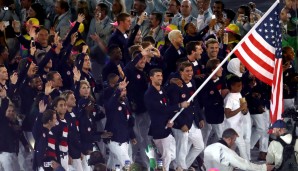 ... und die Amerikaner hatten mit Rekord-Olympiasieger Michael Phelps vorneweg ebenfalls sehr viel Spaß