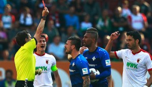 FC AUGSBURG - SV DARMSTADT 1:0: In Augsburg sah Leon Guwara von Darmstadt die Ampelkarte