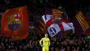 Zur Belohnung gab es einen neuen Vertrag beim FC Barcelona. Ter Stegen unterschrieb bis 2022, seine festgeschriebene Ablöse wurde auf 180 Millionen Euro festgesetzt. Ter Stegen wurde immer stärker und holte mit Barca den Pokal