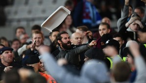 Beim 2:1-Sieg von West Ham United im Achtelfinale gegen den FC Chelsea rasten Teile der Hammers-Fans aus