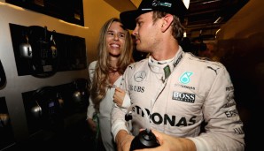 Rosbergs Familie hatte sich das Wochenende über versteckt, Ehefrau Vivien empfing ihren Nico in Abwesenheit von Vater Keke