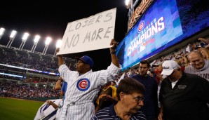 Mit dem Titel hat der Fluch endlich ein Ende. Daily-Show-Korrespondent Roy Wood Jr. verlieh seinen Gefühlen mit diesem aussagekräftigem Plakat Ausdruck: Die Cubs sind keine Verlierer mehr - stimmt
