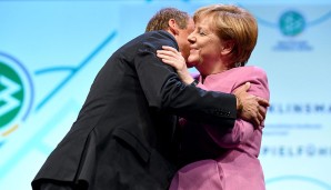 Dem Trainer der amerikanischen Fußball-Nationalmannschaft Jürgen Klinsmann gefällt keiner der beiden Kandidaten: Wenn es nach ihm ginge, wäre Mama Merkel die nächste US-Präsidentin