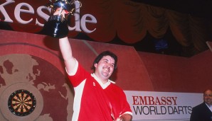 Zu Beginn seiner Karriere wurde Taylor von Eric Bristow unterstützt. 1990 zahlte sich das erstmals aus, als sich The Power zum ersten Mal zum BDO-Weltmeister krönte