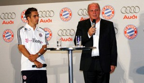 Und wenn die Vergangenheit eines gelehrt hat: Gerade Uli Hoeneß ist stets darauf bedacht, verdiente Spieler weiter beim FC Bayern München zu halten