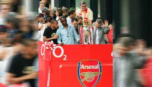 Wenger schuf mit Eckpfeilern wie Thierry Henry zum neuen Jahrtausend eines der besten Fußballteams der Fußballgeschichte: Die Invincibles. In der Saison 2003/2004 blieb das Team in der Premier League durchweg ohne Niederlage