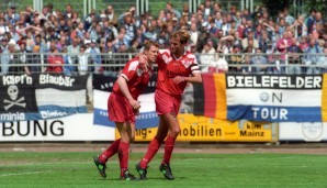 Und Jürgen Klopp so? Der war in der Saison 1995/96 Stammspieler und Kapitän beim FSV Mainz 05. Der Traum 'Profifußball' wurde jedoch bereits 1990 wahr, als er gegen Mainz im Relegationsspiel für Rot-Weiß Frankfurt überzeugen konnte