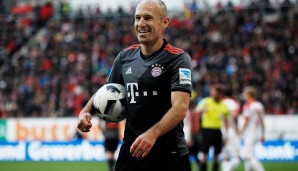 9. Spieltag: Binnen vier Tagen heißt der Bayern-Gegner im Pokal und in der Liga zweimal Augsburg. Beide Partien entscheidet der Meister 3:1 für sich. Das Erinnerungsstück sichert sich Robben