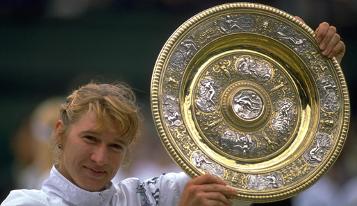 Steffi Graf ganz schüchtern. Sie schreit ihre Freude über den Wimbledon-Sieg geradezu heraus