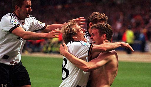 Der erste und bisher einzige gesamt-deutsche Titel: Oli Bierhoff schießt Deutschland 1996 zum EM-Triumph