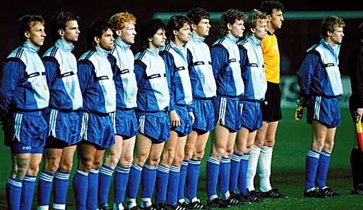 Das DDR-Team 1990: Thom, Steinmann, Kirsten, Sammer, Schuster, Büttner, Peschke, Herzog, Ernst, heyne, Lindner (v.l.)