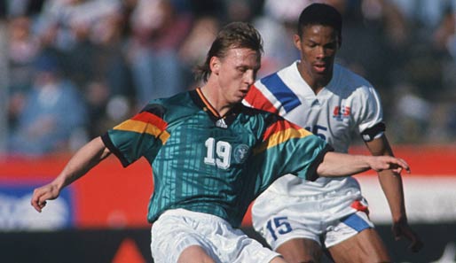 Andreas Thom wechselte als erster DDR-Star nach der Wende in die Bundesliga zu Bayer Leverkusen