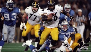 Ebenfalls bis heute berühmt: Das Thanksgiving-Duell zwischen Pittsburgh und Detroit 1998. Beim Münzwurf zur Overtime sagte Steelers-RB Jerome Bettis (M.) erst Kopf, dann Zahl. Der Ref gab den Lions den Ball - und die gewannen sofort per Field Goal