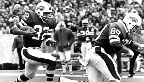 Allerdings durften Lions-Fans auch durchaus große Running Backs auf der anderen Seite des Feldes bewundern: An Thanksgiving 1976 stellte Buffalos O.J. Simpson den Single-Game-Rushing-Rekord mit 273 Rushing-Yards auf - inzwischen ist er damit nur noch 6.