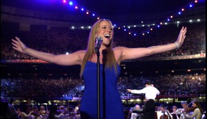 2002 gab's die Feier mit Mariah. Mariah Carey natürlich. Sie trat im Superdome von New Orleans auf - ob ein paar Gläser zersprangen, ist nicht überliefert. Sieger wurden die Patriots (20:17 über St. Louis)