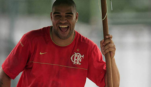 Im April 2009 trennen sich Inter und der Brasilianer dann endgültig. Adriano kehrt ablösefrei zu seinem Heimatklub Flamengo zurück