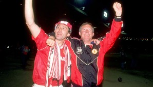 1986 war es dann soweit: Ferguson (r.) ging zu den Red Devils. Er und Bryan Robson mussten aber vier Jahre auf den ersten Titel, den FA Cup, warten