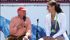 Da freut sich ein erfahrener Journalist nach 100 Jahren Tennis-Berichterstattung, wenn er noch mal so ein fesches Mädel interviewen darf