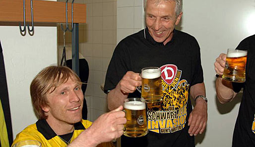 Über Umwege gelangte Brinkmann 2005 zu Dynamo Dresden. Der Klassenerhalt wurde mit einem Bierchen gefeiert