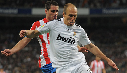 Sein letztes Ligaspiel für Real absolvierte Robben (v.) beim 1:2 in Pamplona am 38. Spieltag der Saison 2008/2009