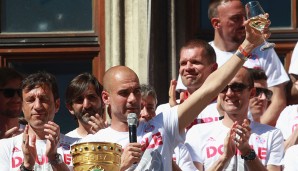 Weinliebhaber Guardiola verabschiedete sich dann noch selbst bei den Bayern-Fans