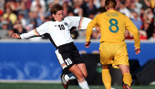 Bei den olympischen Spielen 2000 verlor Deutschland im Halbfinale gegen Olympiasieger Norwegen. Dank eines 2:0 gegen Brasilien reichte es immerhin für Bronze