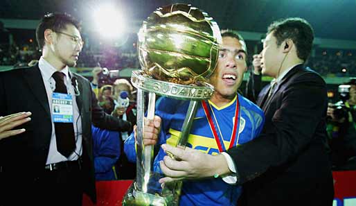 Carlos Tevez stürmte von 2002 bis 2005 für Boca, bevor er zu Corinthians wechselte. Hier freut sich der Neuzugang von Manchester City über den Weltpokal 2003