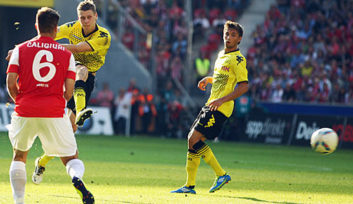 Nach dem Absturz auf Platz elf mit 7 Punkten aus 6 Spielen gewann Dortmund durch ein Last-Minute-Tor von Lukasz Piszczek mit 2:1 in Mainz. Im Nachhinein der Knackpunkt für eine erfolgreiche Aufholjagd