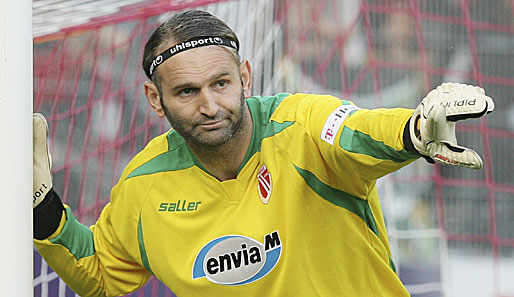 … hat sich der Kult-Keeper von Energie Cottbus Tomislav Piplica, jedoch aus Altersgründen. Gänzlich gegen das bosnische Nationalteam …