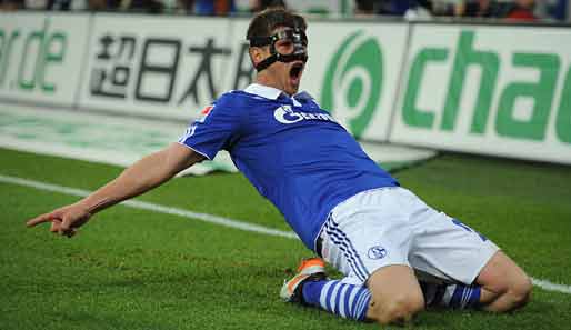 Spielt ab dem 13. Spieltag mit einer Schutzmaske: Schalkes Torjäger Klaas-Jan Huntelaar (14 Hinrunden-Tore)