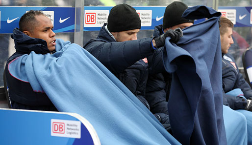 Hertha - Hannover 0:1: Eiseskälte in Berlin, vor allem für Ronny und die anderen Bankdrücker, die sich nicht bewegen konnten