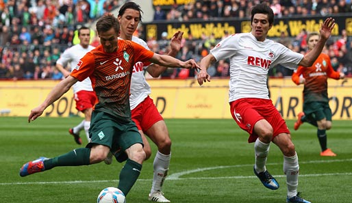 Werder Bremen geht in der 24. Minute durch Markus Rosenberg in Führung. Der Schwede rennt der Kölner Abwehr davon und schiebt links an Michael Rensing ins Tor